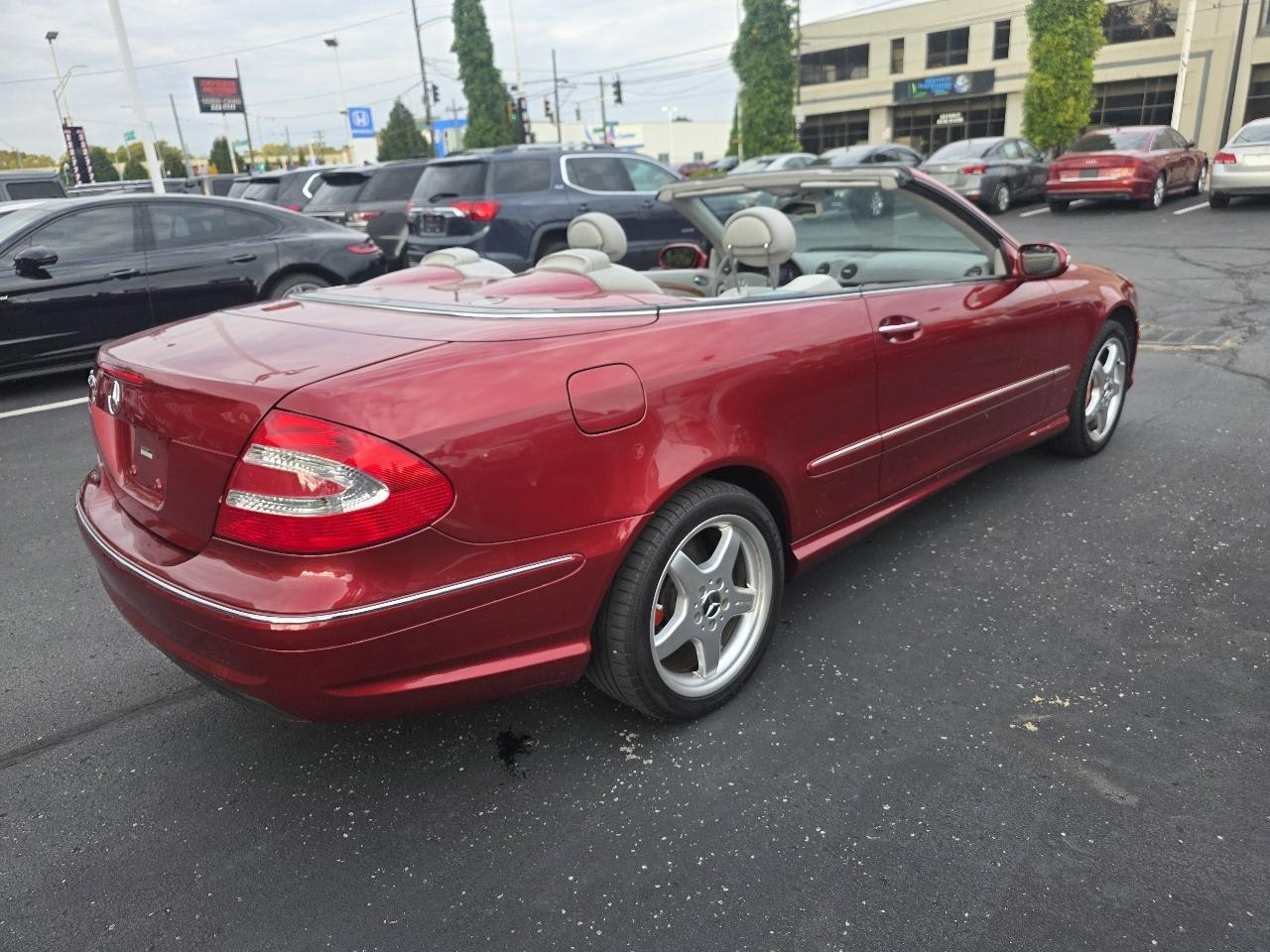 Mercedes-Benz CLK-Class 2dr Cabriolet 5.0L 2004