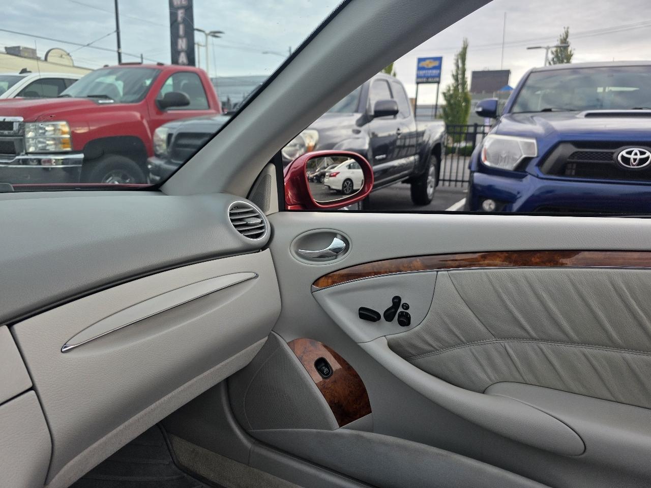 Mercedes-Benz CLK-Class 2dr Cabriolet 5.0L 2004