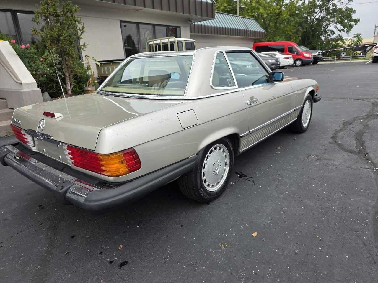 Mercedes-Benz 560 Series 2dr Coupe 560SL Roadster 1989