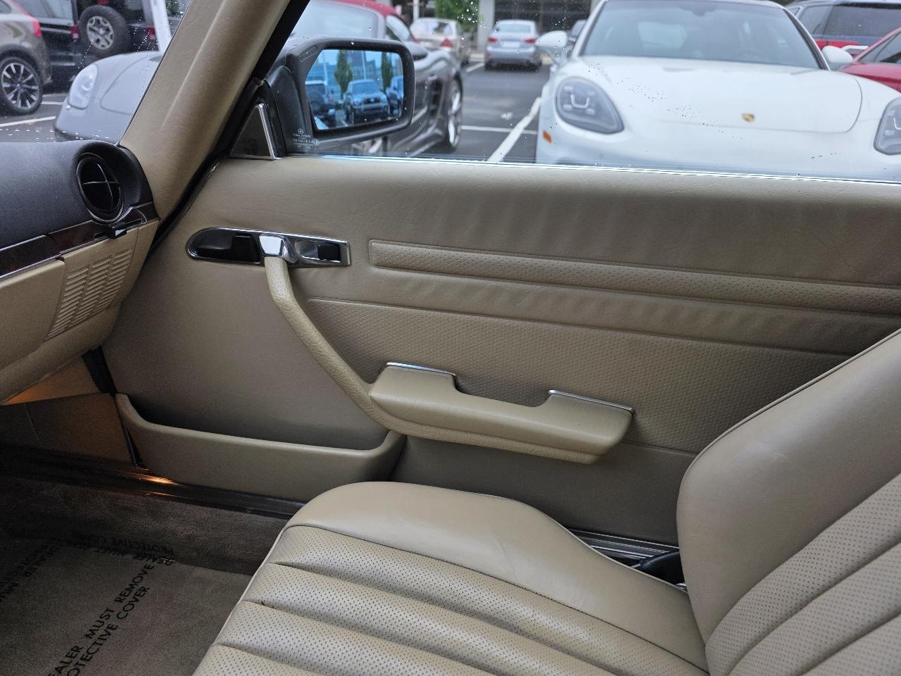 Mercedes-Benz 560 Series 2dr Coupe 560SL Roadster 1989