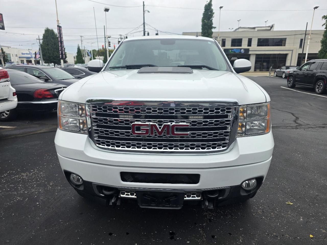 GMC Sierra 2500HD 4WD Crew Cab 153.7" Denali 2014