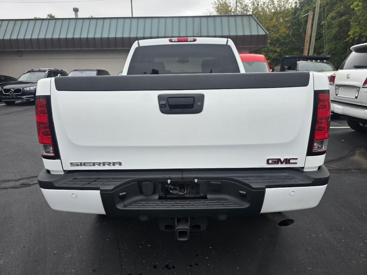 GMC Sierra 2500HD 4WD Crew Cab 153.7" Denali 2014