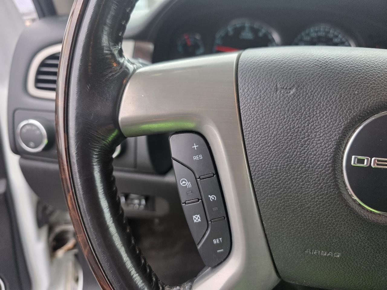 GMC Sierra 2500HD 4WD Crew Cab 153.7" Denali 2014
