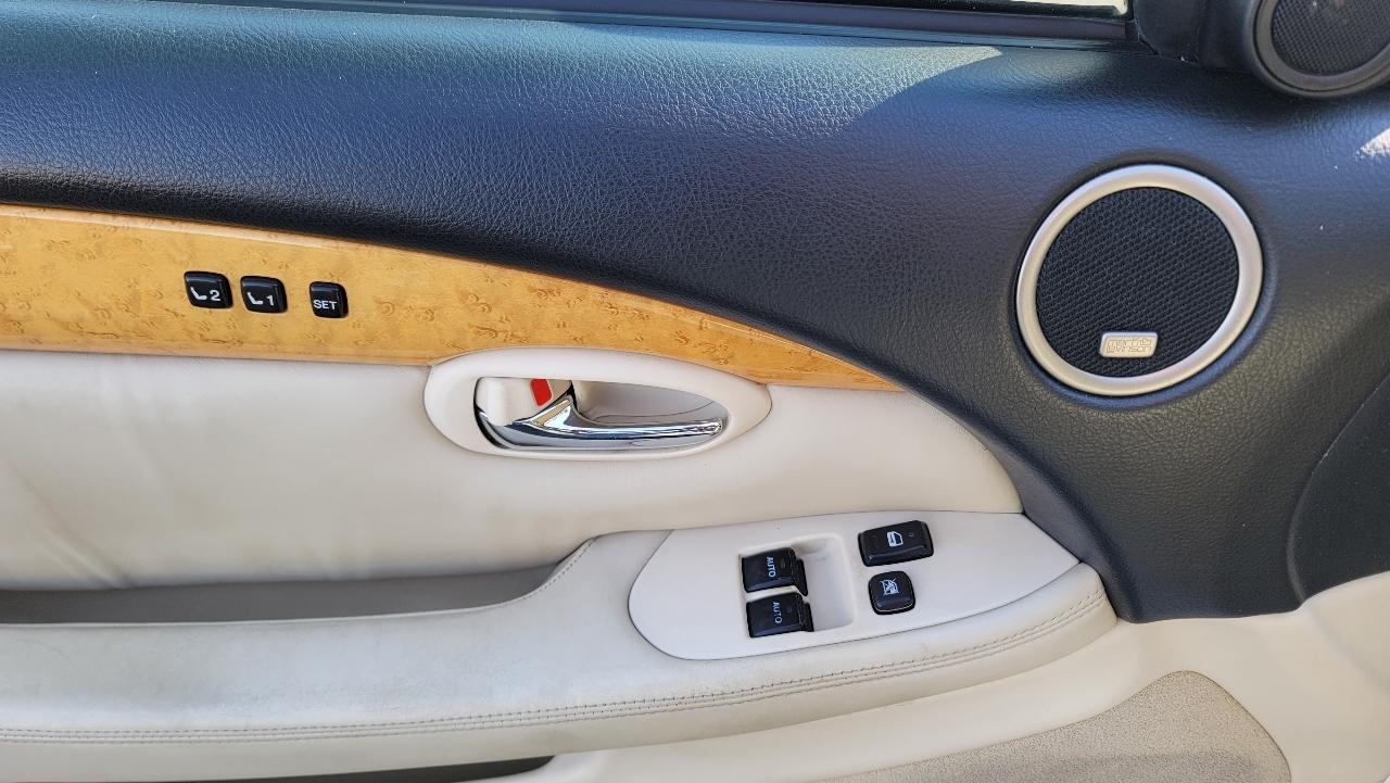 Lexus SC 430 2dr Convertible 2004