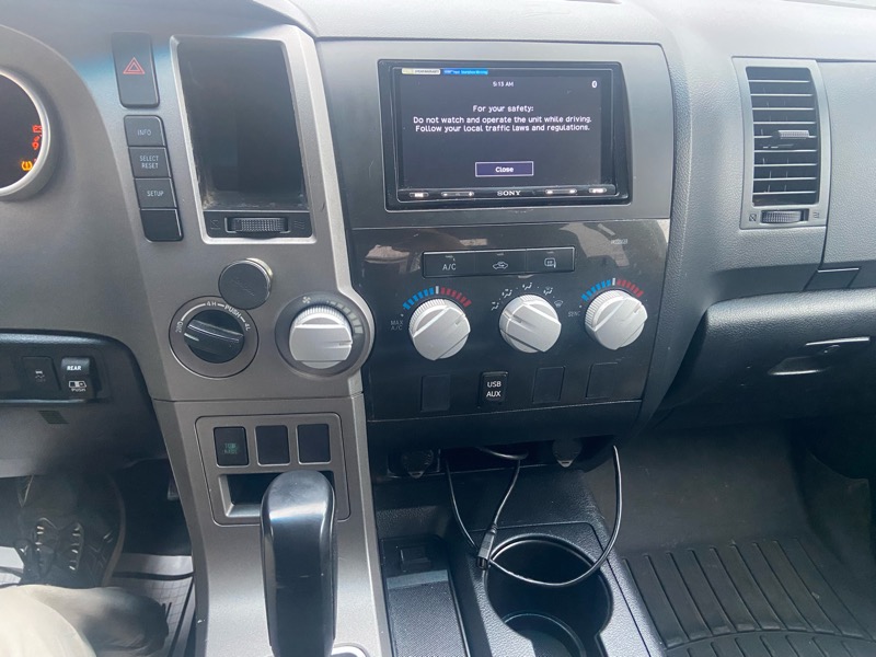 Toyota Tundra Tundra-Grade 5.7L Double Cab 4WD 2013