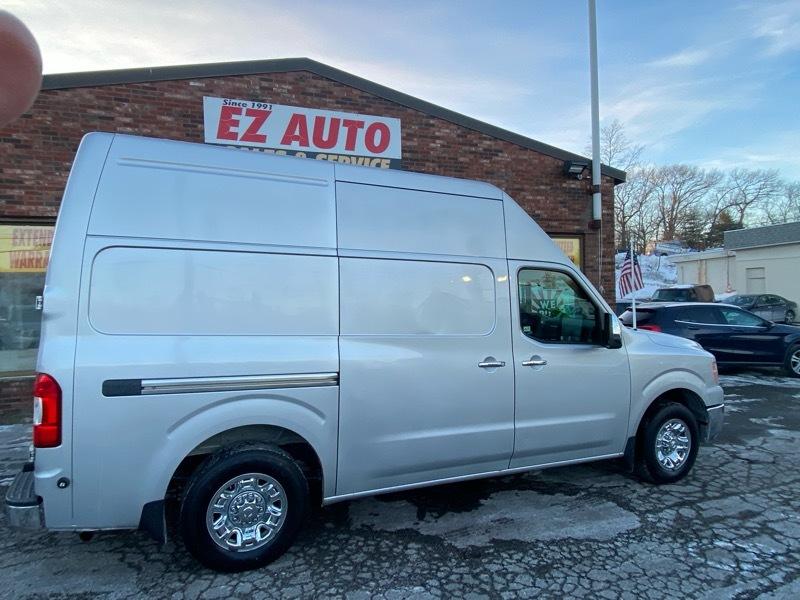 Nissan NV Cargo 2500 HD S V6 High Roof 2014