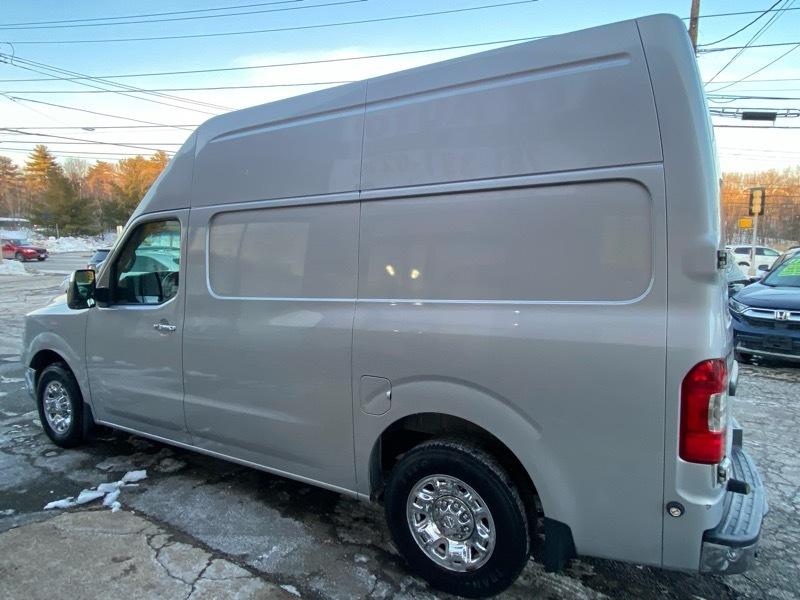 Nissan NV Cargo 2500 HD S V6 High Roof 2014