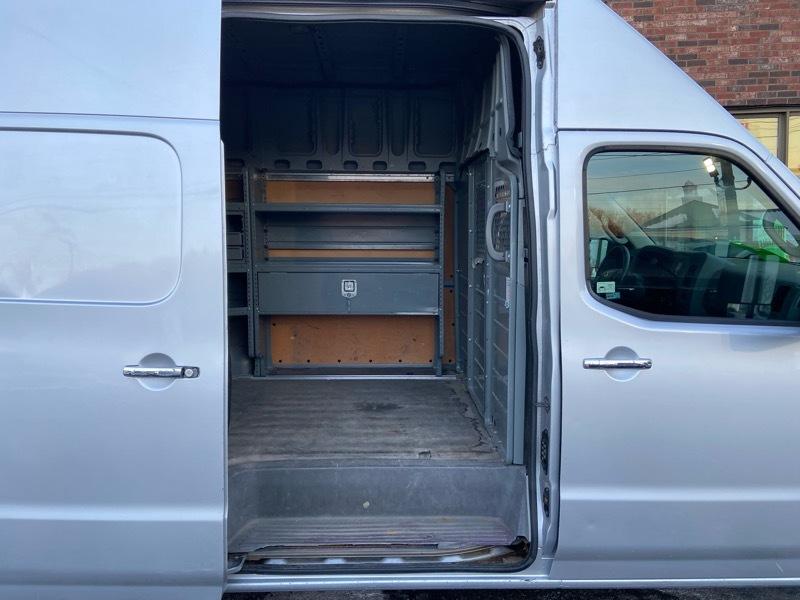 Nissan NV Cargo 2500 HD S V6 High Roof 2014