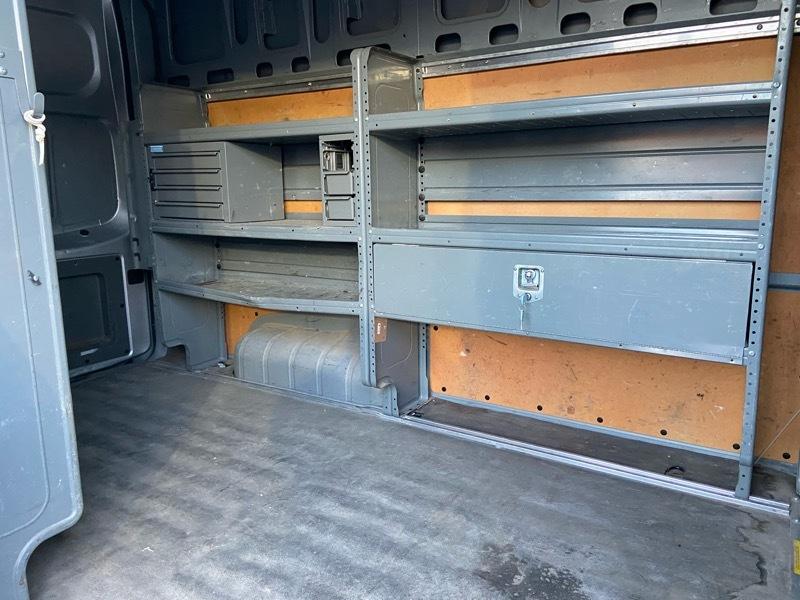 Nissan NV Cargo 2500 HD S V6 High Roof 2014