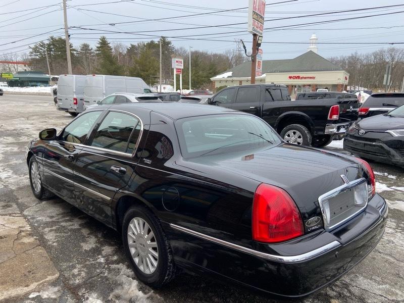 Lincoln Town Car Signature 2005
