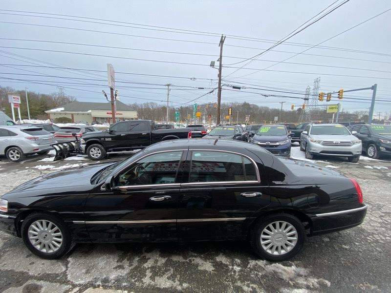 Lincoln Town Car Signature 2005