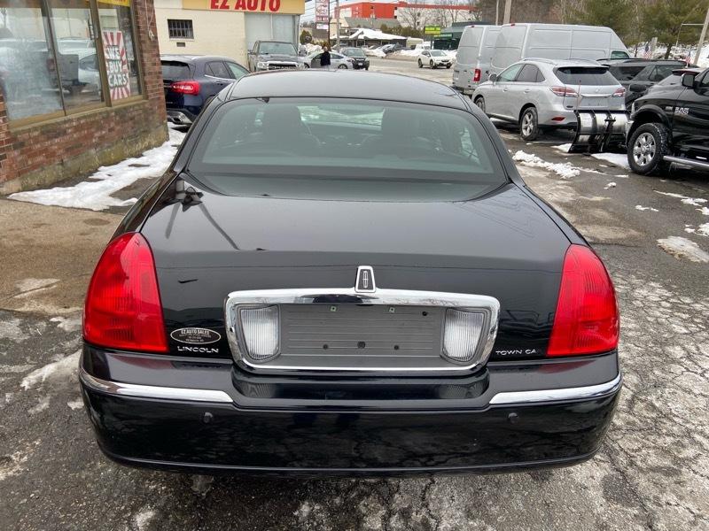 Lincoln Town Car Signature 2005