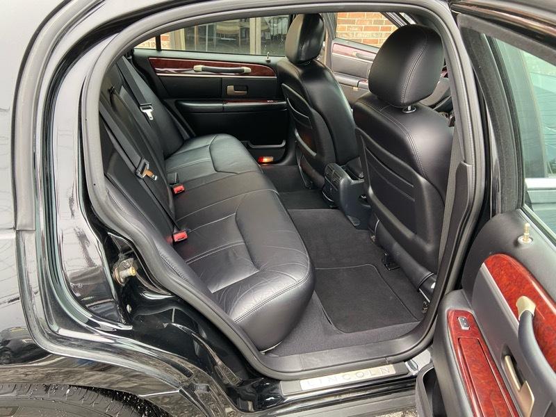 Lincoln Town Car Signature 2005