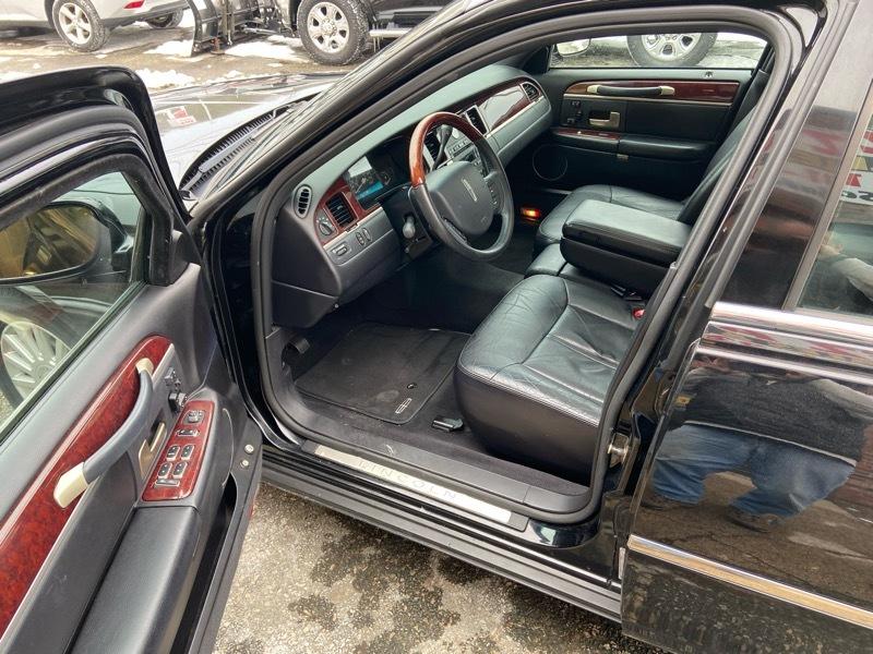 Lincoln Town Car Signature 2005