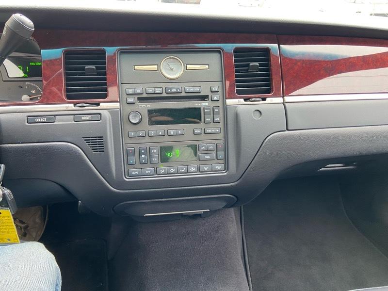 Lincoln Town Car Signature 2005