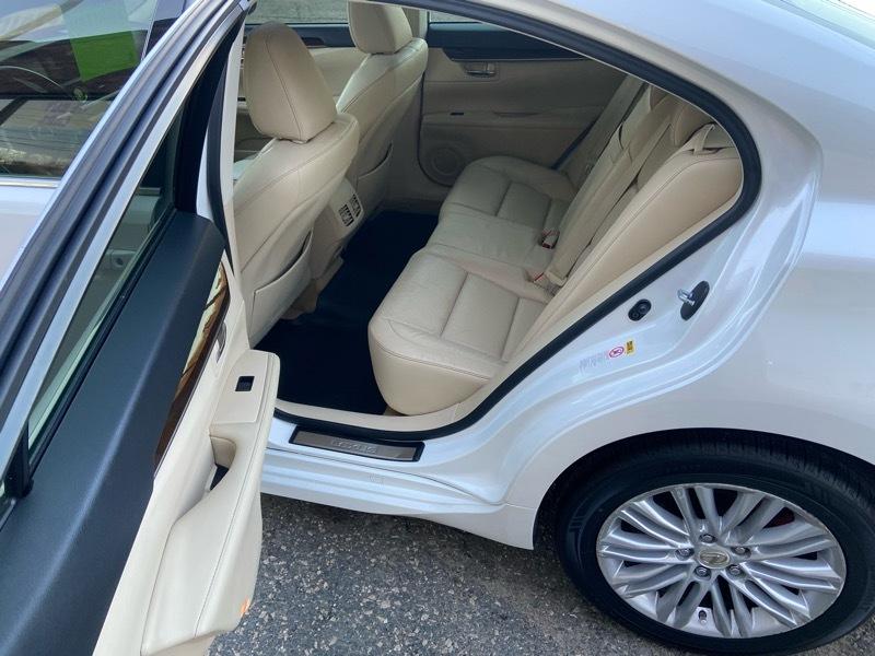 Lexus ES 350 Sedan 2015