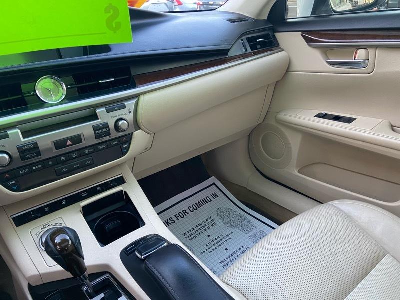 Lexus ES 350 Sedan 2015