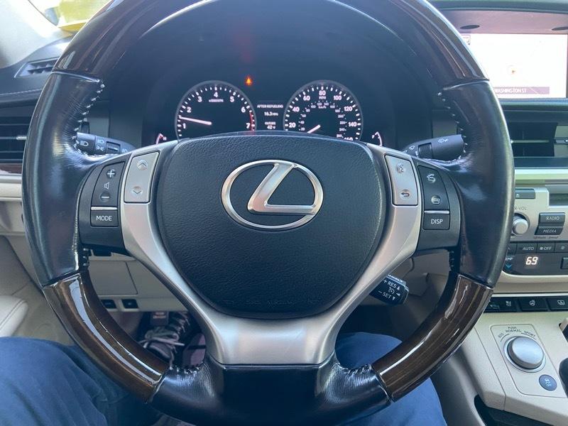 Lexus ES 350 Sedan 2015