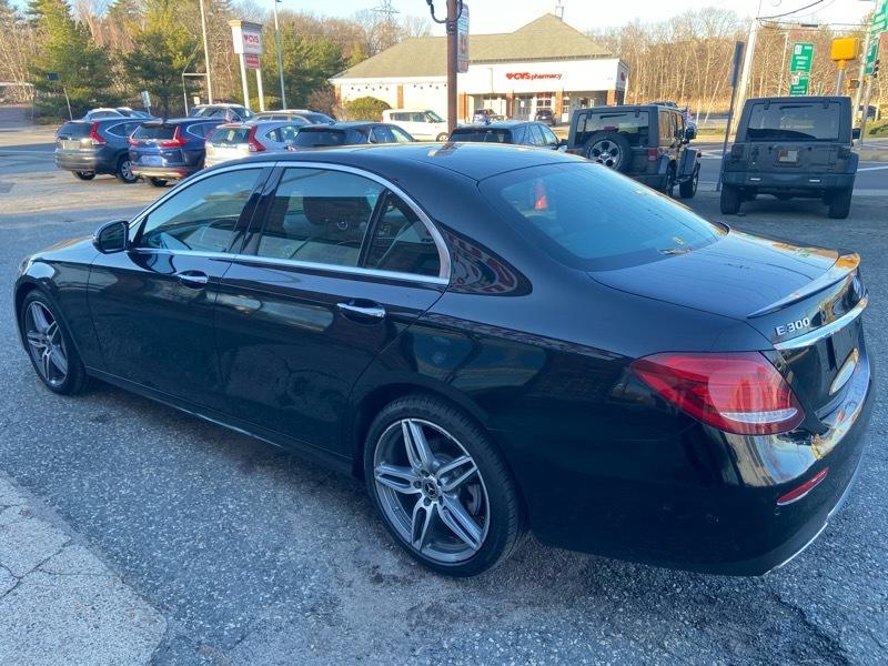 Mercedes-Benz E-Class E300 Luxury 4MATIC Sedan 2018