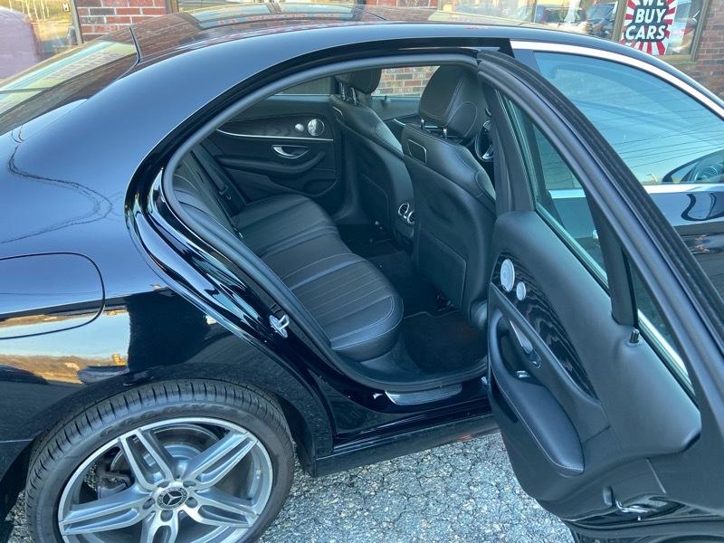 Mercedes-Benz E-Class E300 Luxury 4MATIC Sedan 2018