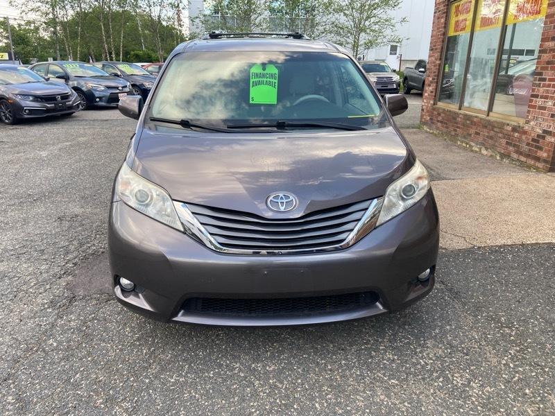 Toyota Sienna XLE FWD 8-Passenger V6 2013