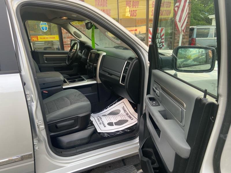 RAM 1500 SLT Crew Cab SWB 4WD 2014