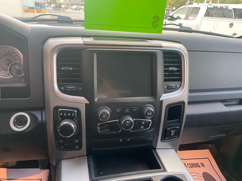 RAM 1500 SLT Crew Cab SWB 4WD 2014