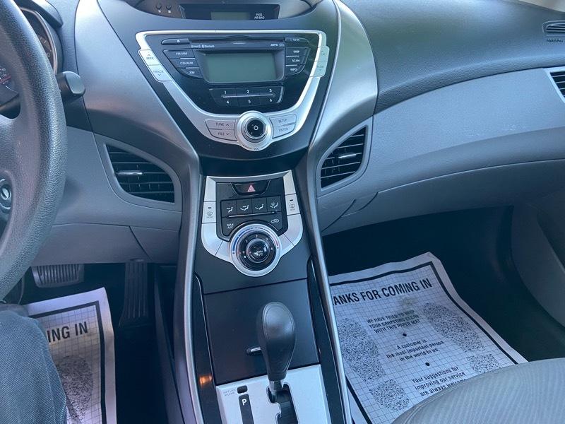 Hyundai Elantra Limited 2011
