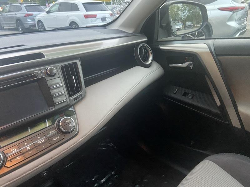 Toyota RAV4 XLE AWD 2015