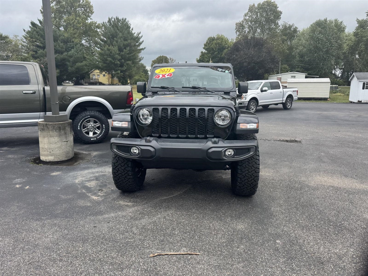 2021 Jeep Gladiator Sport S photo 2