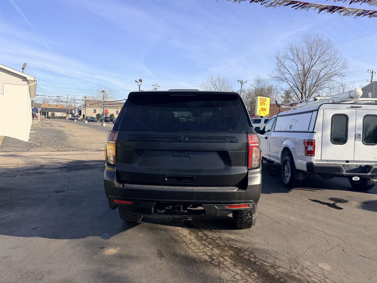 Chevrolet Suburban  2023