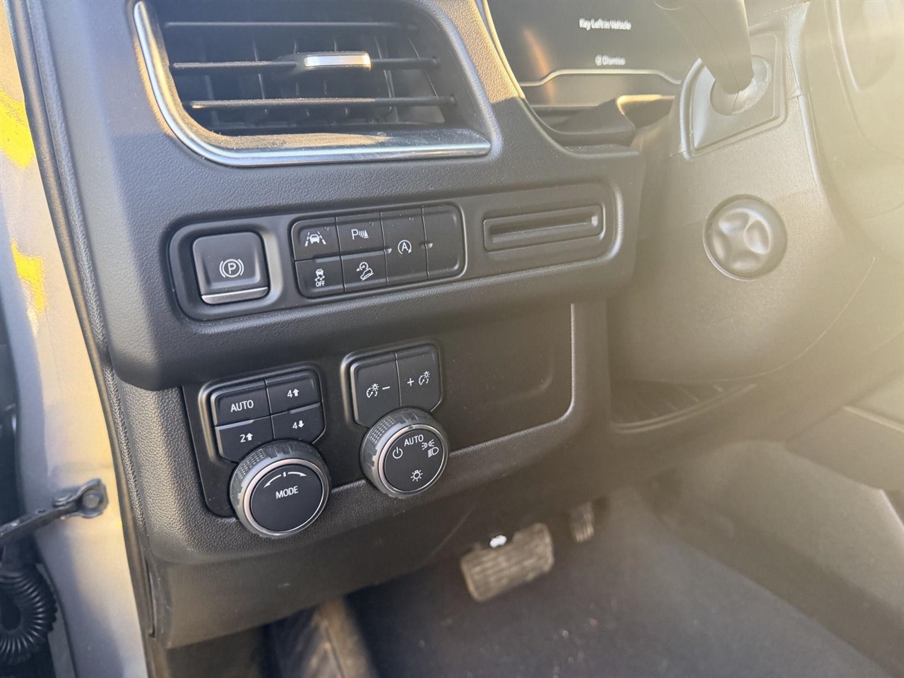 Chevrolet Suburban  2023