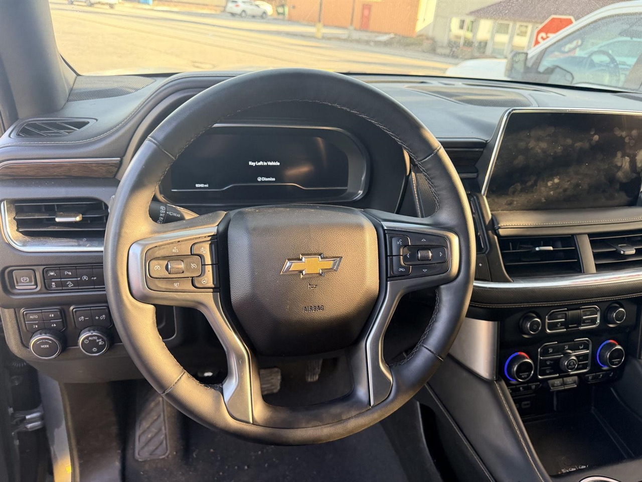 Chevrolet Suburban  2023