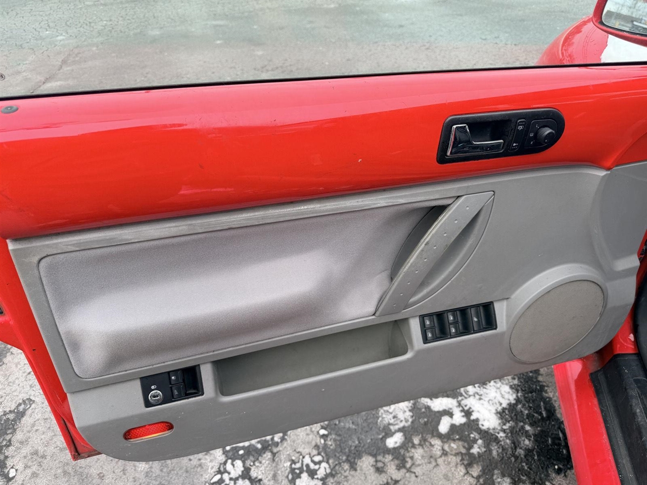 Volkswagen New Beetle  2004