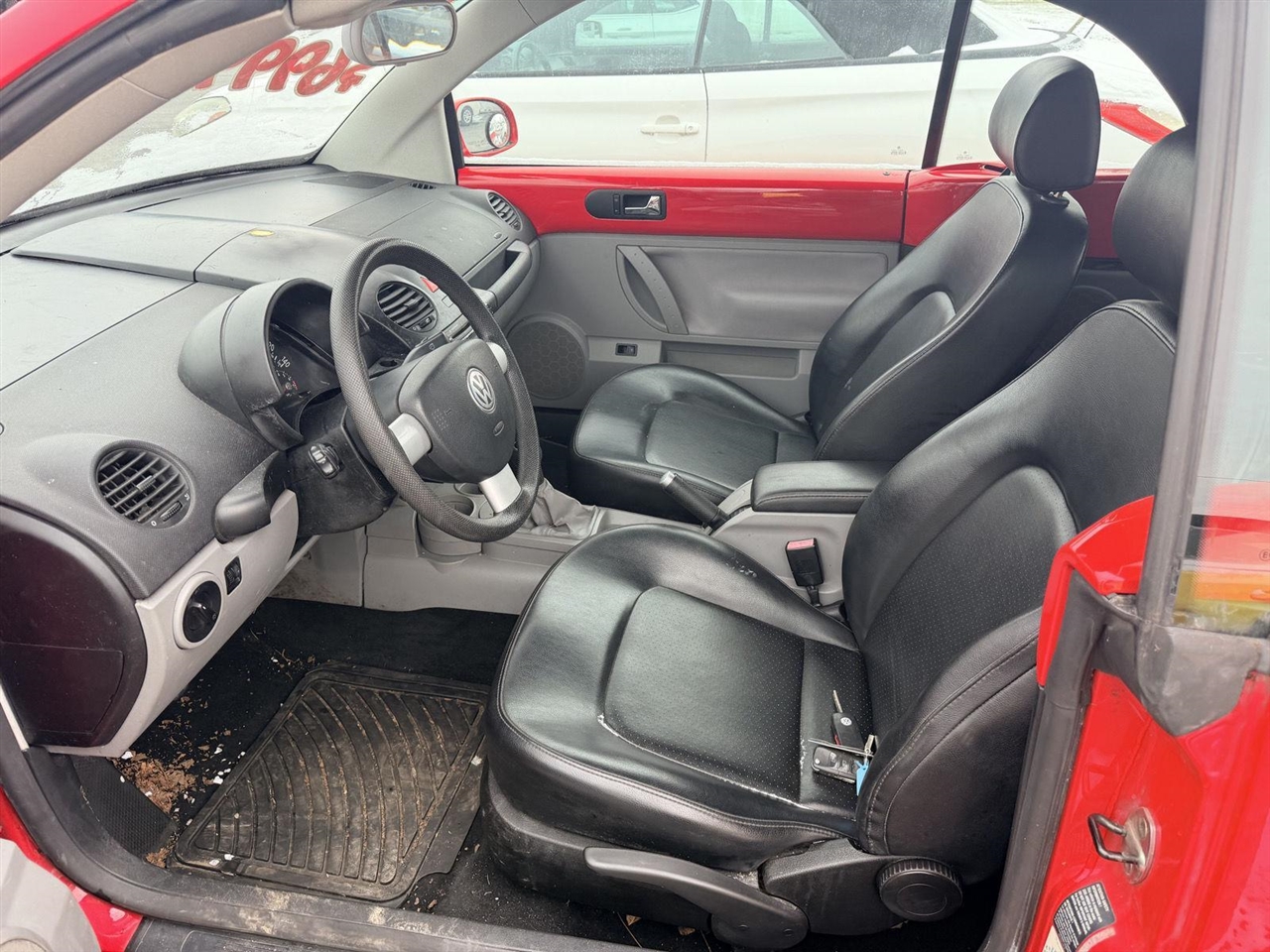 Volkswagen New Beetle  2004