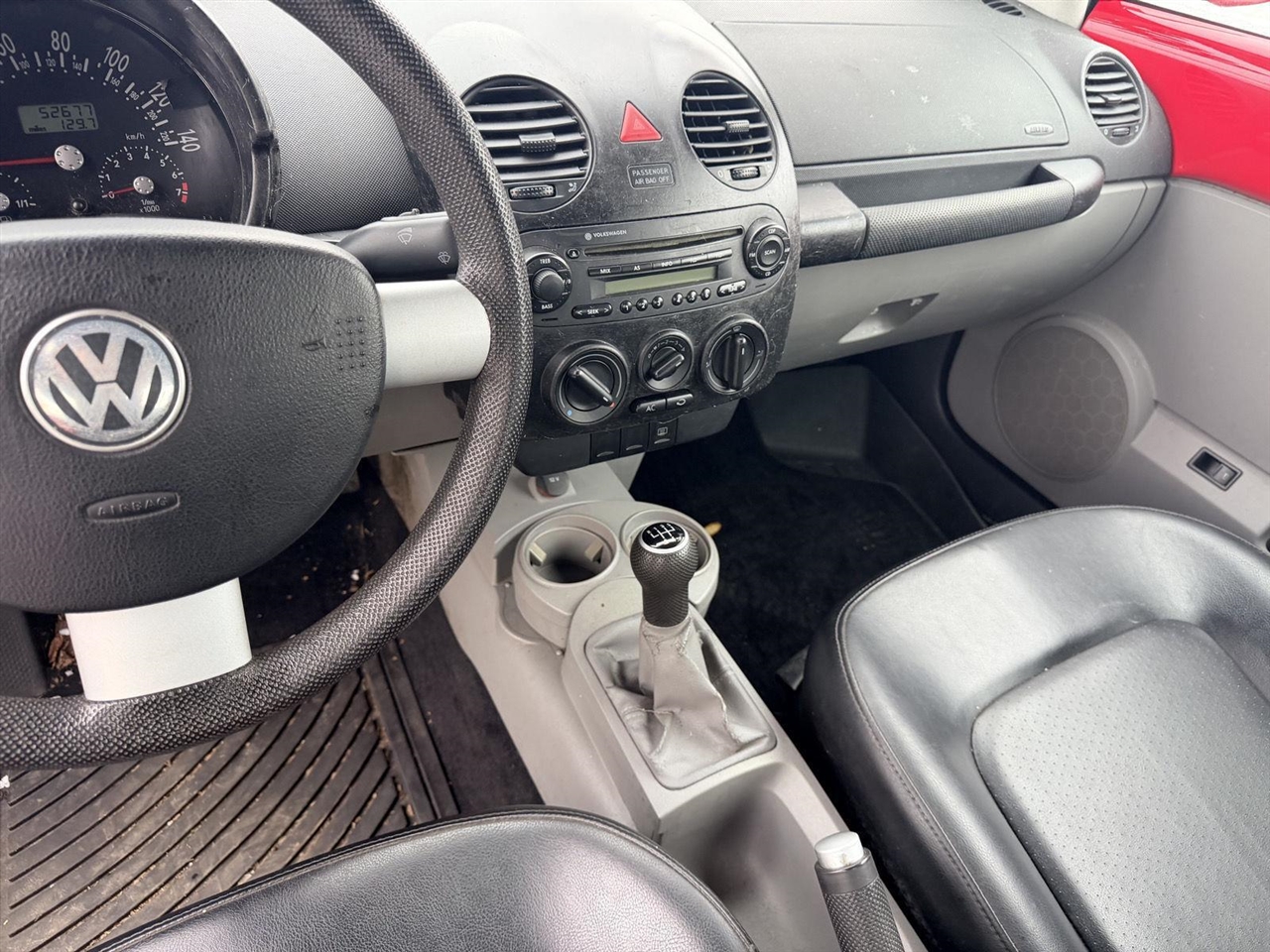 Volkswagen New Beetle  2004