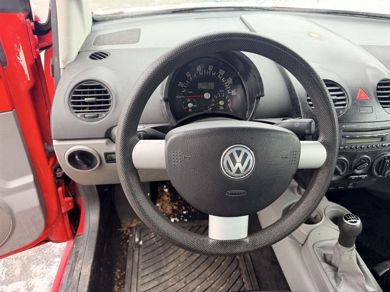 Volkswagen New Beetle  2004