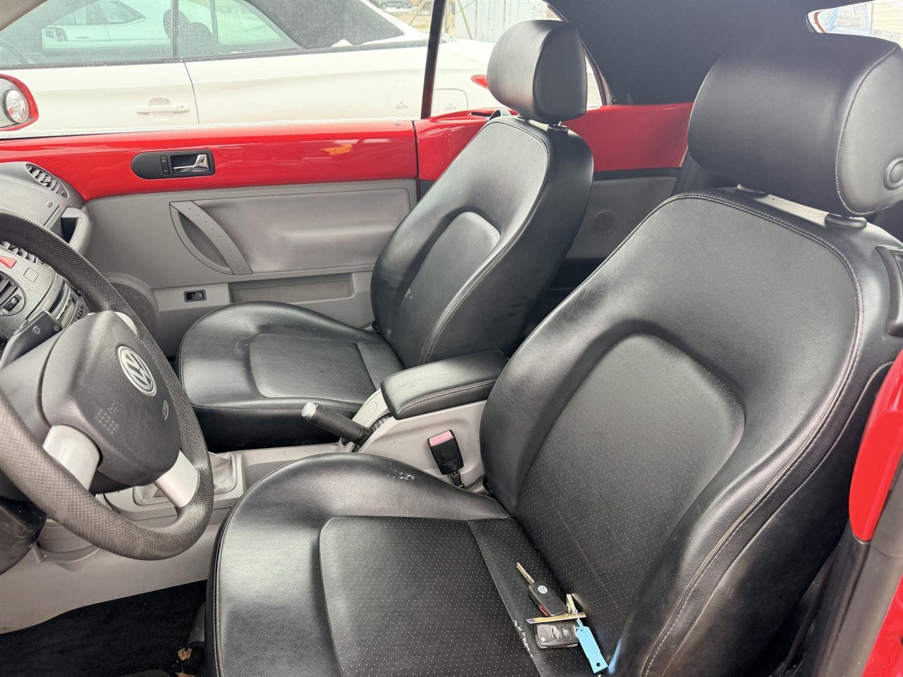 Volkswagen New Beetle  2004