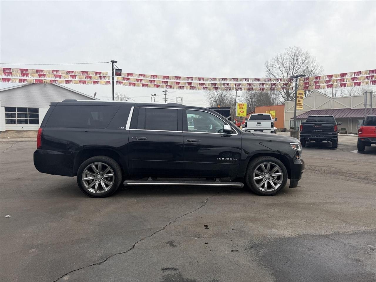 Chevrolet Suburban  2016