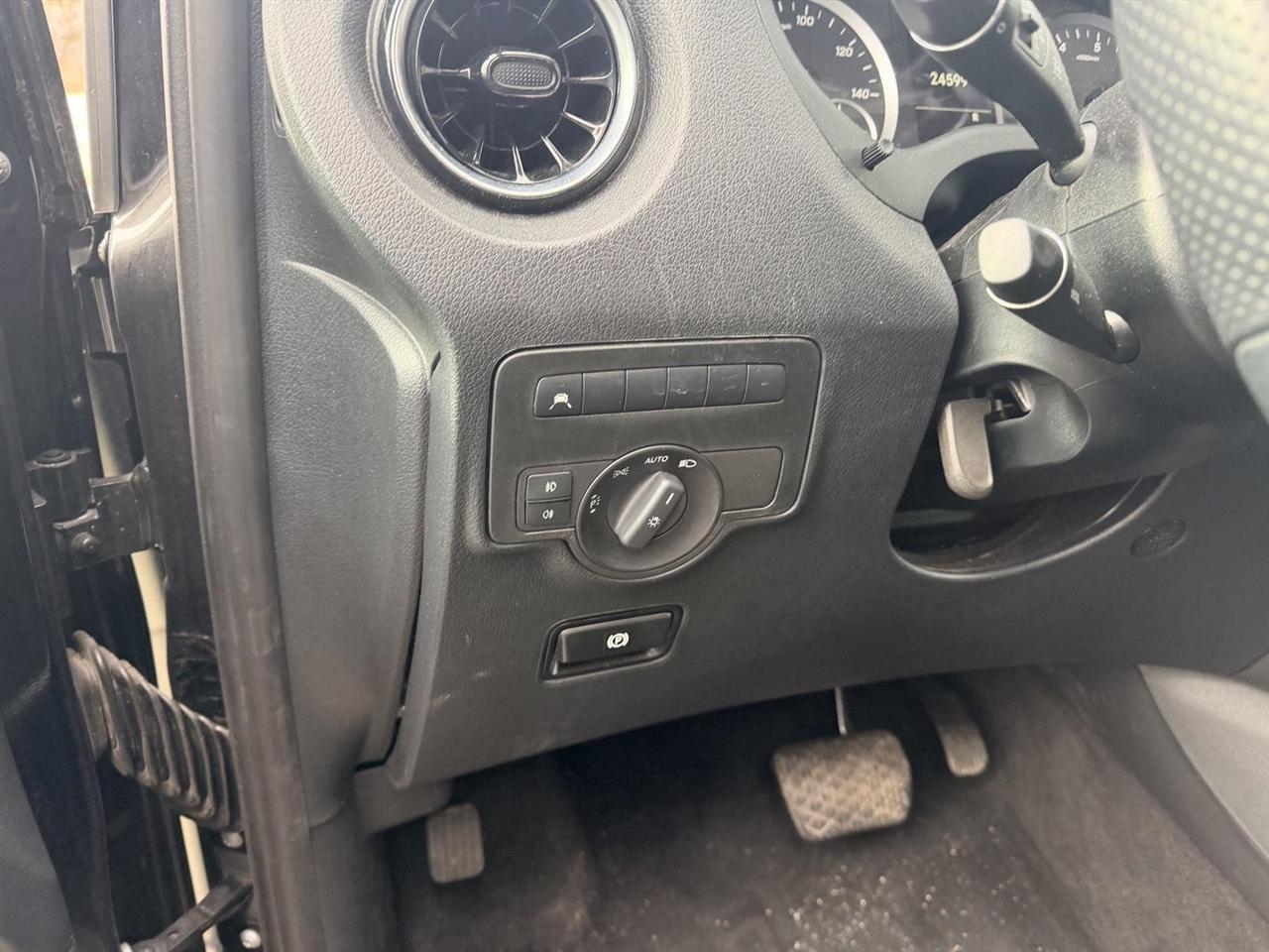 Mercedes-Benz Metris  2023