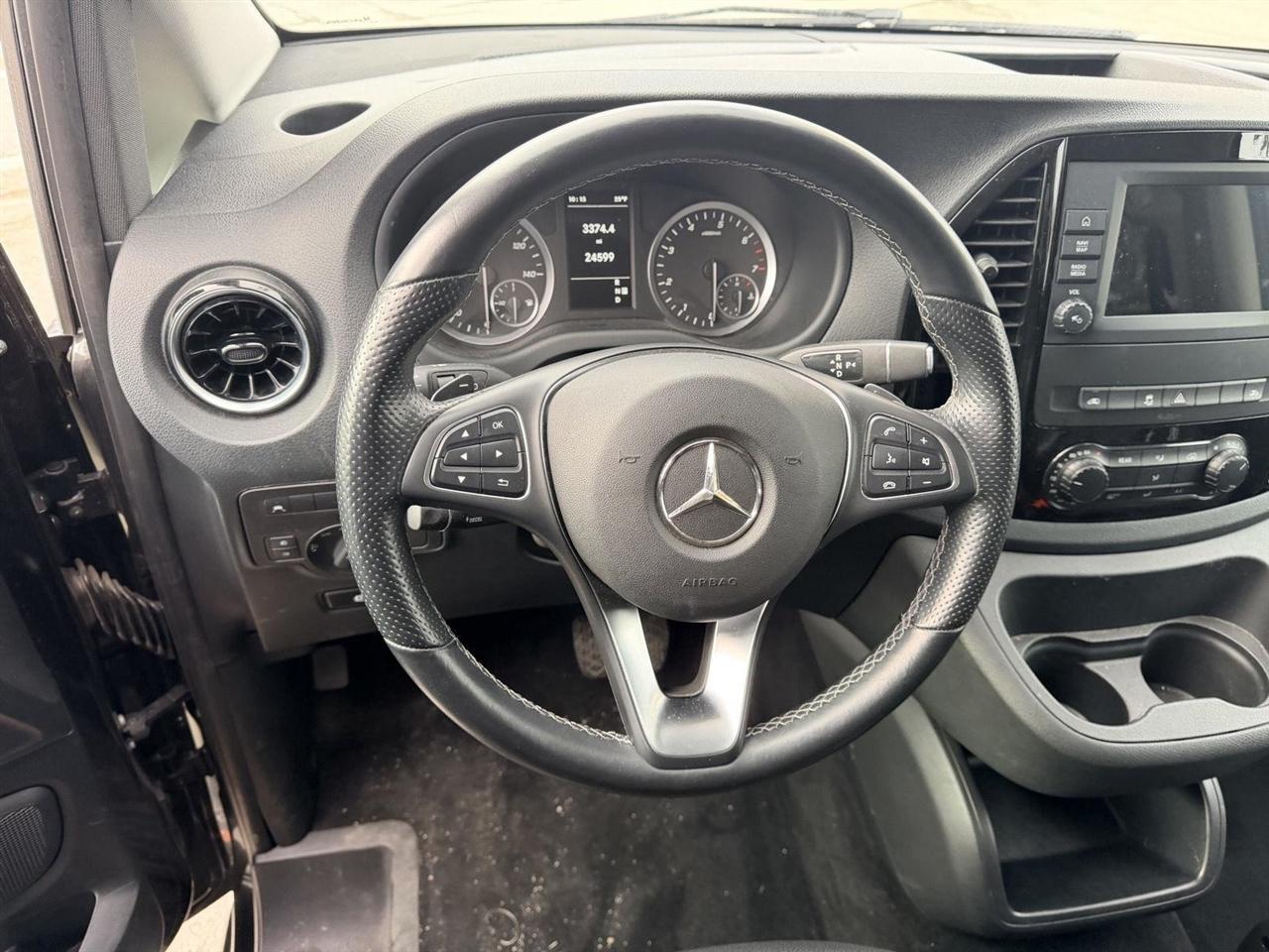 Mercedes-Benz Metris  2023