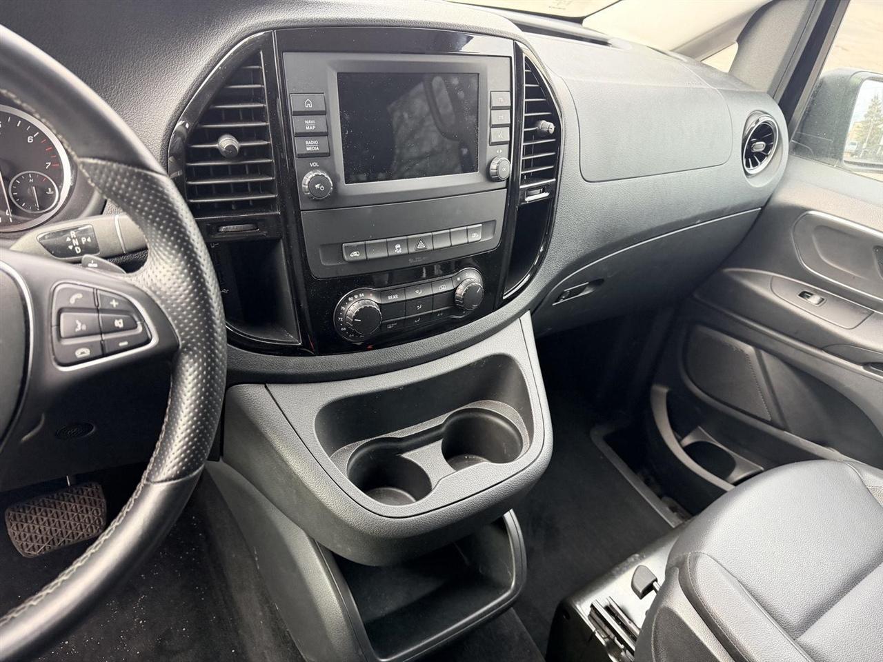 Mercedes-Benz Metris  2023