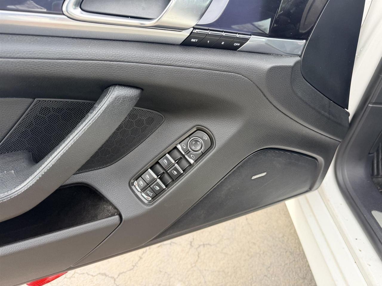 Porsche Panamera  2011