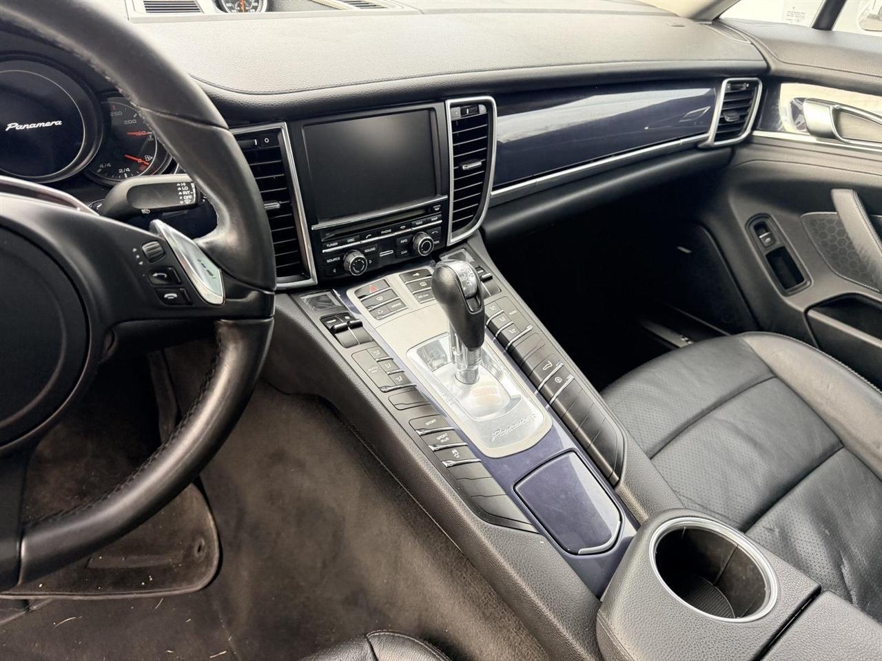 Porsche Panamera  2011