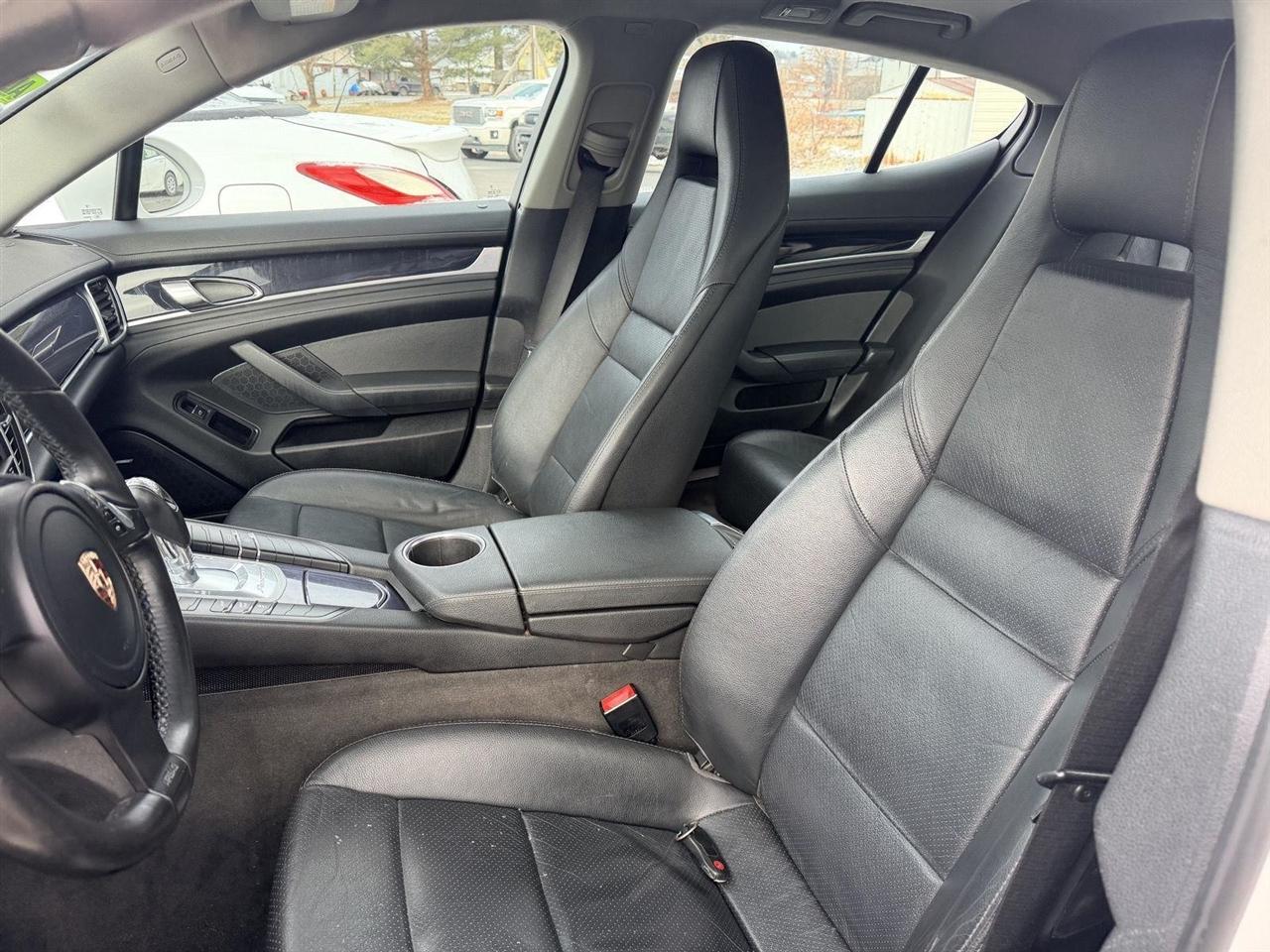 Porsche Panamera  2011