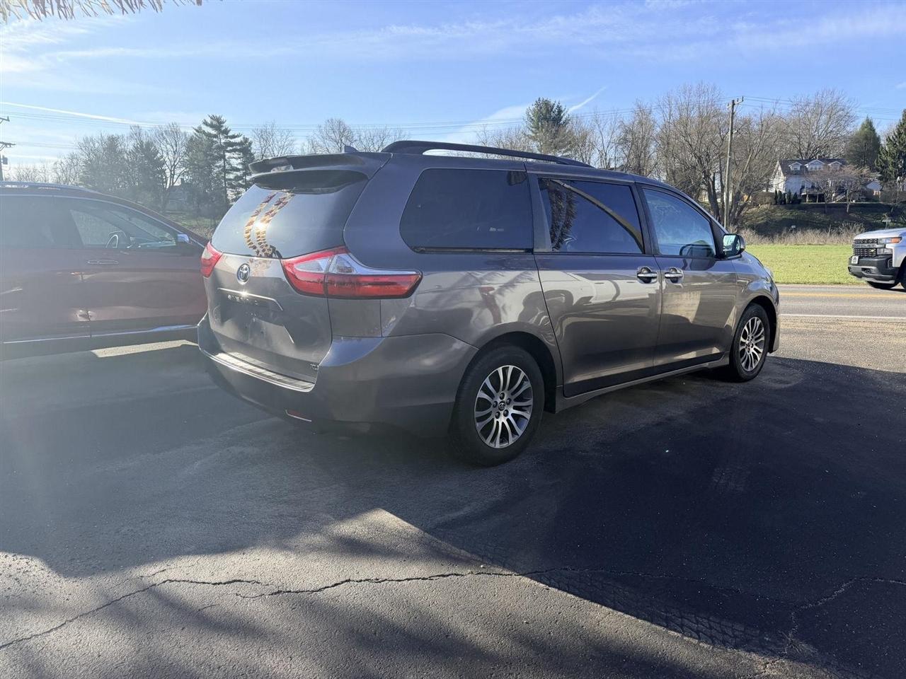 Toyota Sienna  2019