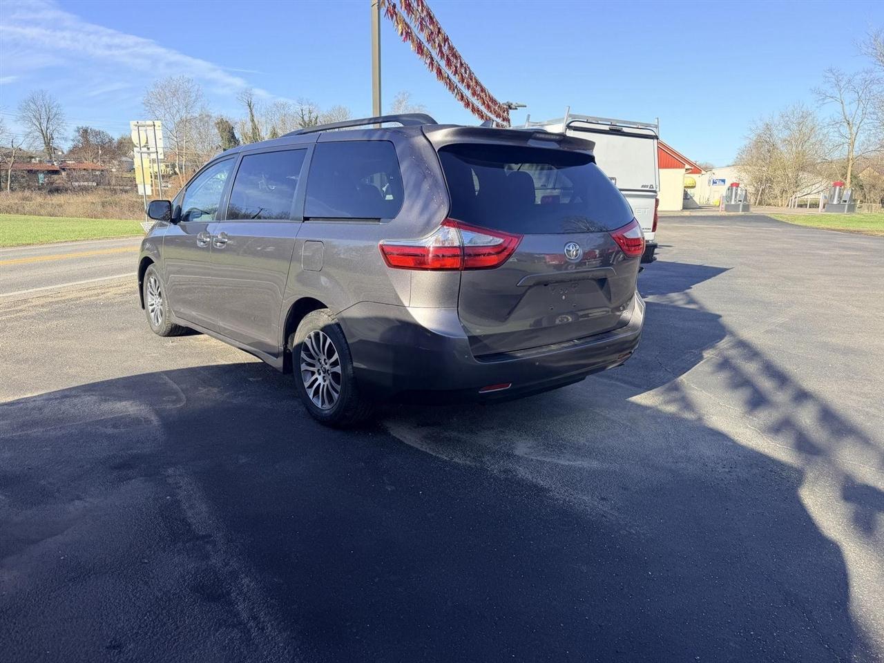 Toyota Sienna  2019