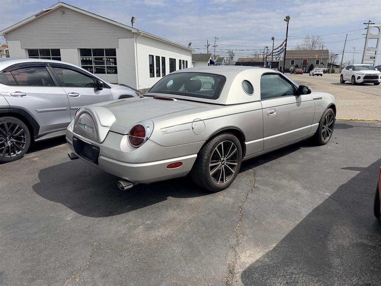 Ford Thunderbird  2004
