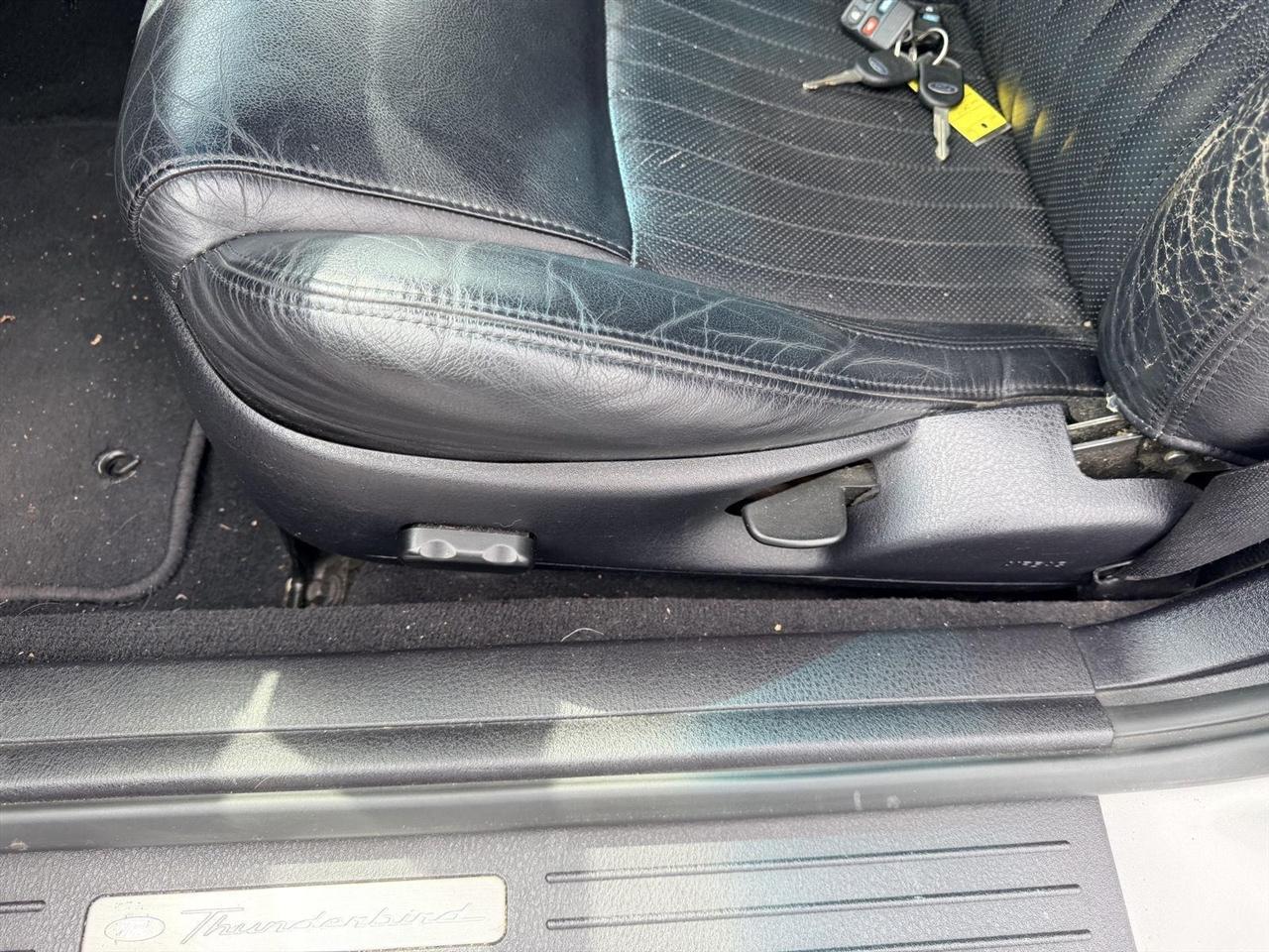 Ford Thunderbird  2004