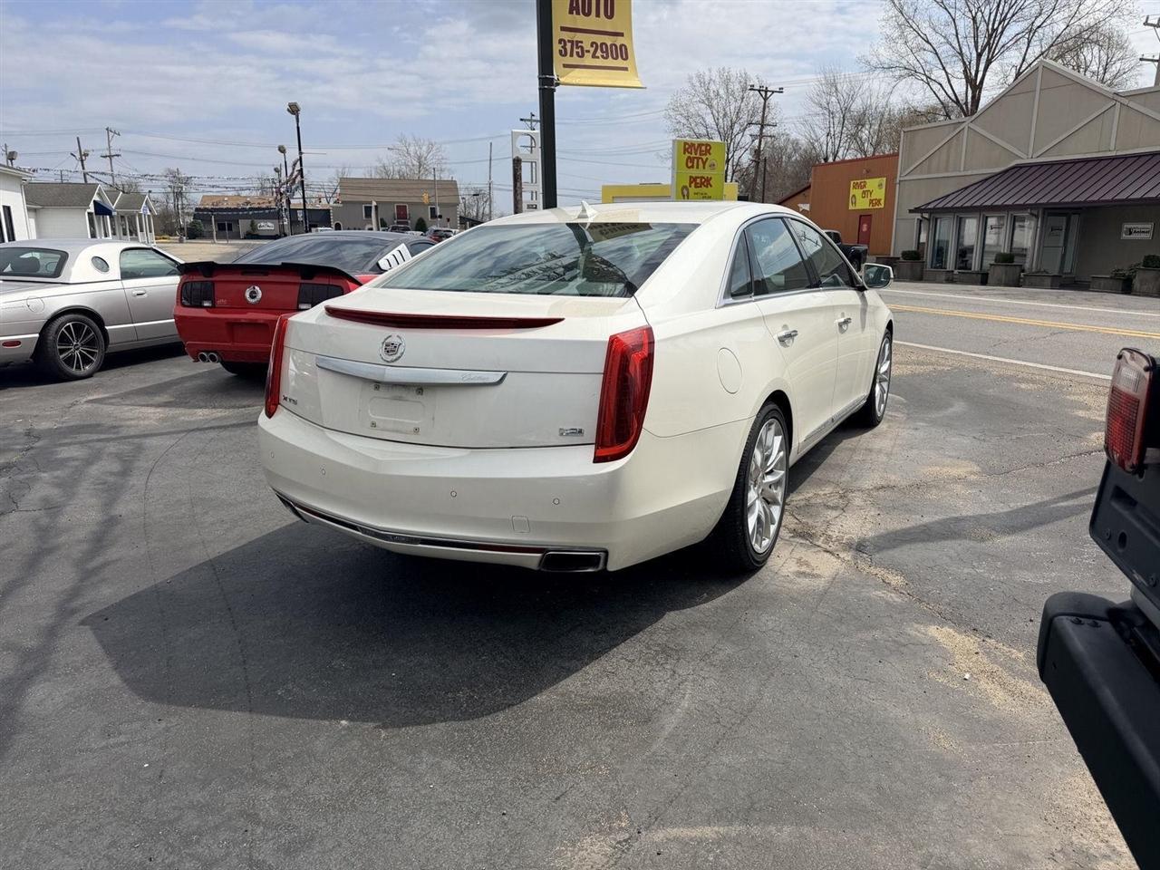Cadillac XTS  2014